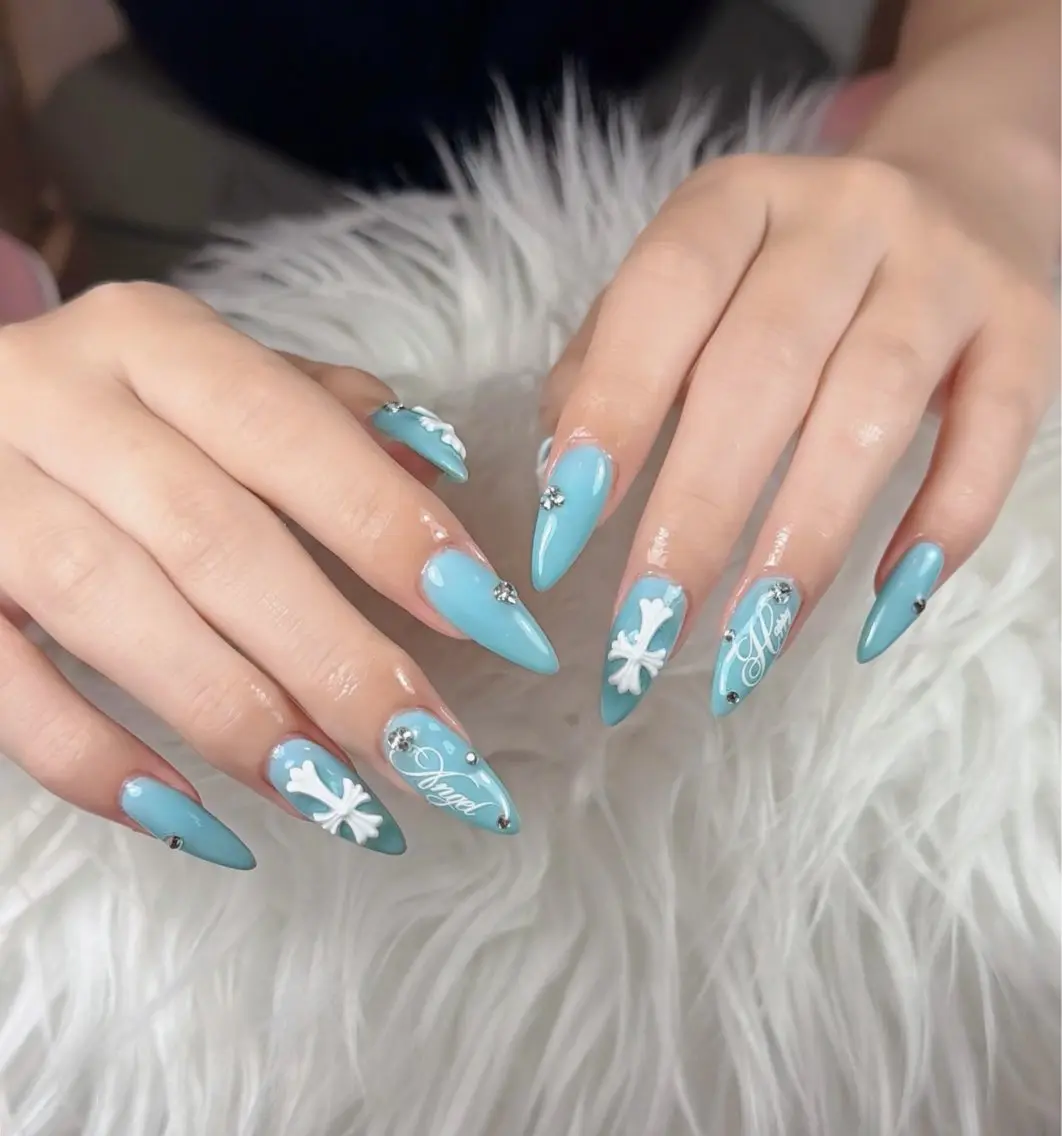 ネイル チークネイル フレンチネイル グラデーション キラキラネイル 韓国ネイル ハンドネイル HIKARIHANA NAILのネイルデザイン