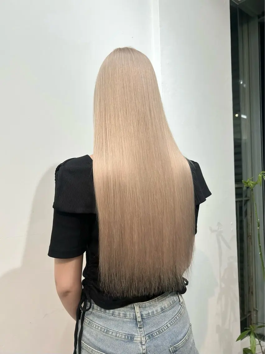 ロング カラー カット ヘアカラー 縮毛矯正 トリートメント 木藤 優杏のヘアスタイル