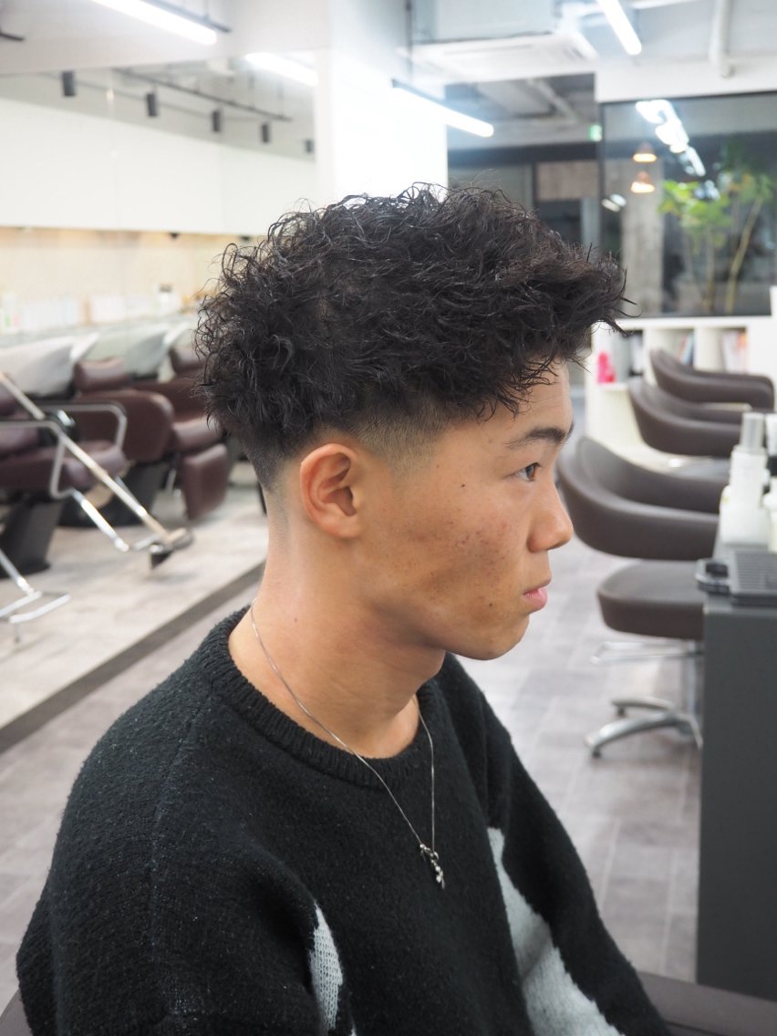 パーマ メンズ 学生（メンズ向け） 学生 カット パーマ メンズ毛流れ系特化 メンズカット/たいきのヘアスタイル