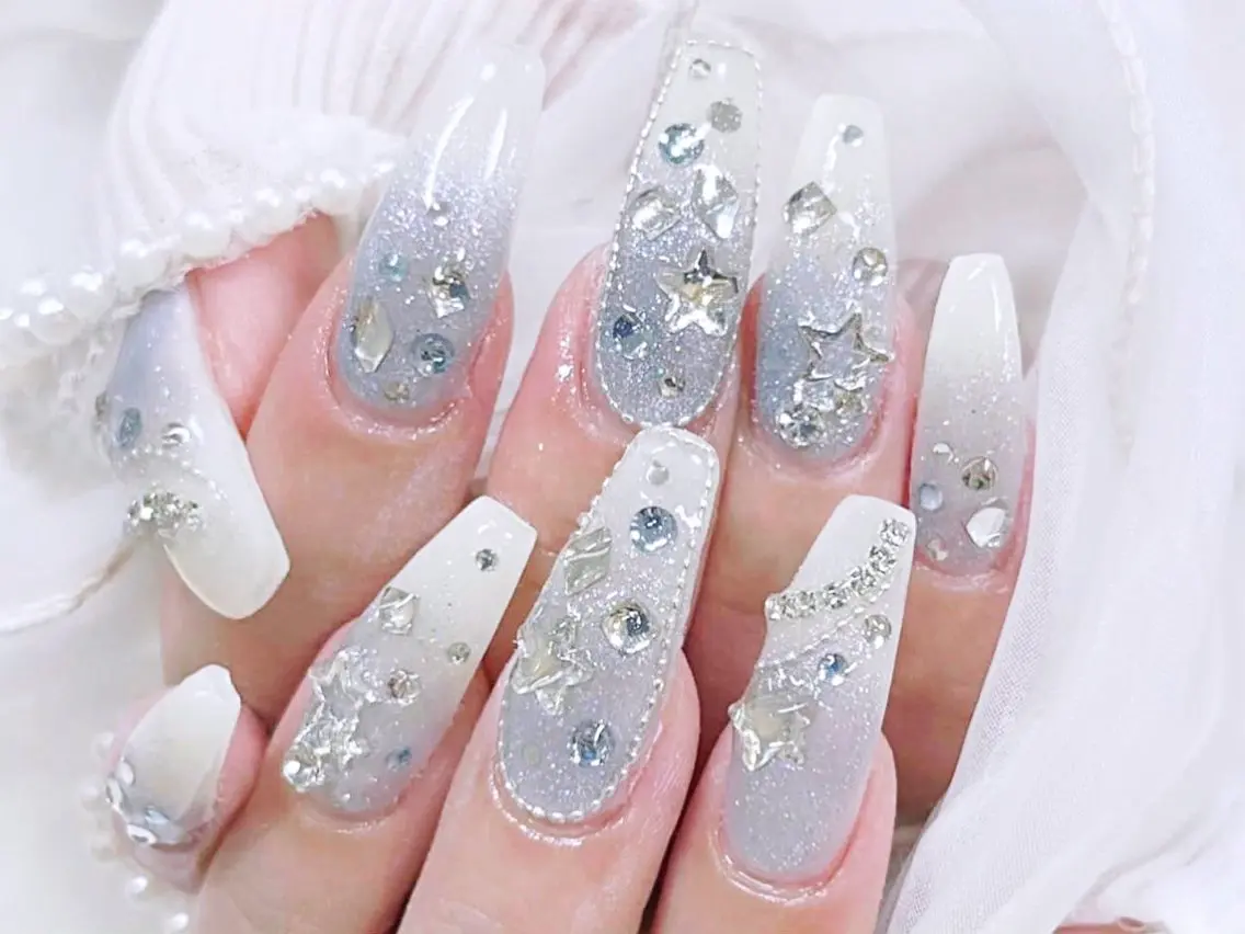 メンズ ネイル アートネイル フレンチネイル ジェルネイル キラキラネイル パラジェル ハンドネイル Bloom スカルプ専門店のネイルデザイン