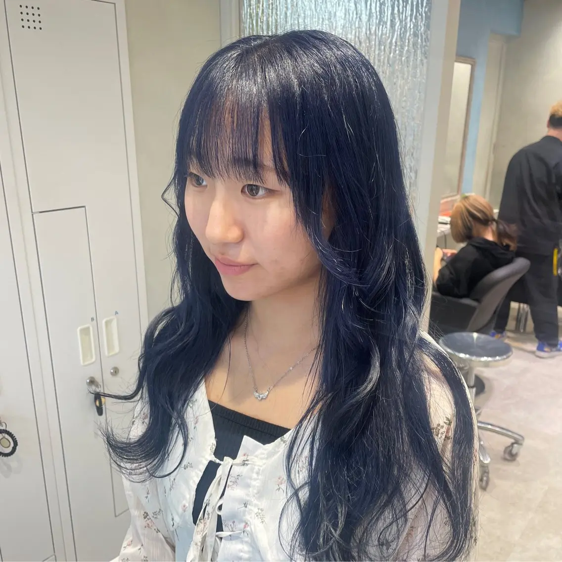 ロング カラー ブリーチ ブルーカラー ネイビーカラー ロング 🦋ブリーチ/カラー 専門AYA💖のヘアスタイル