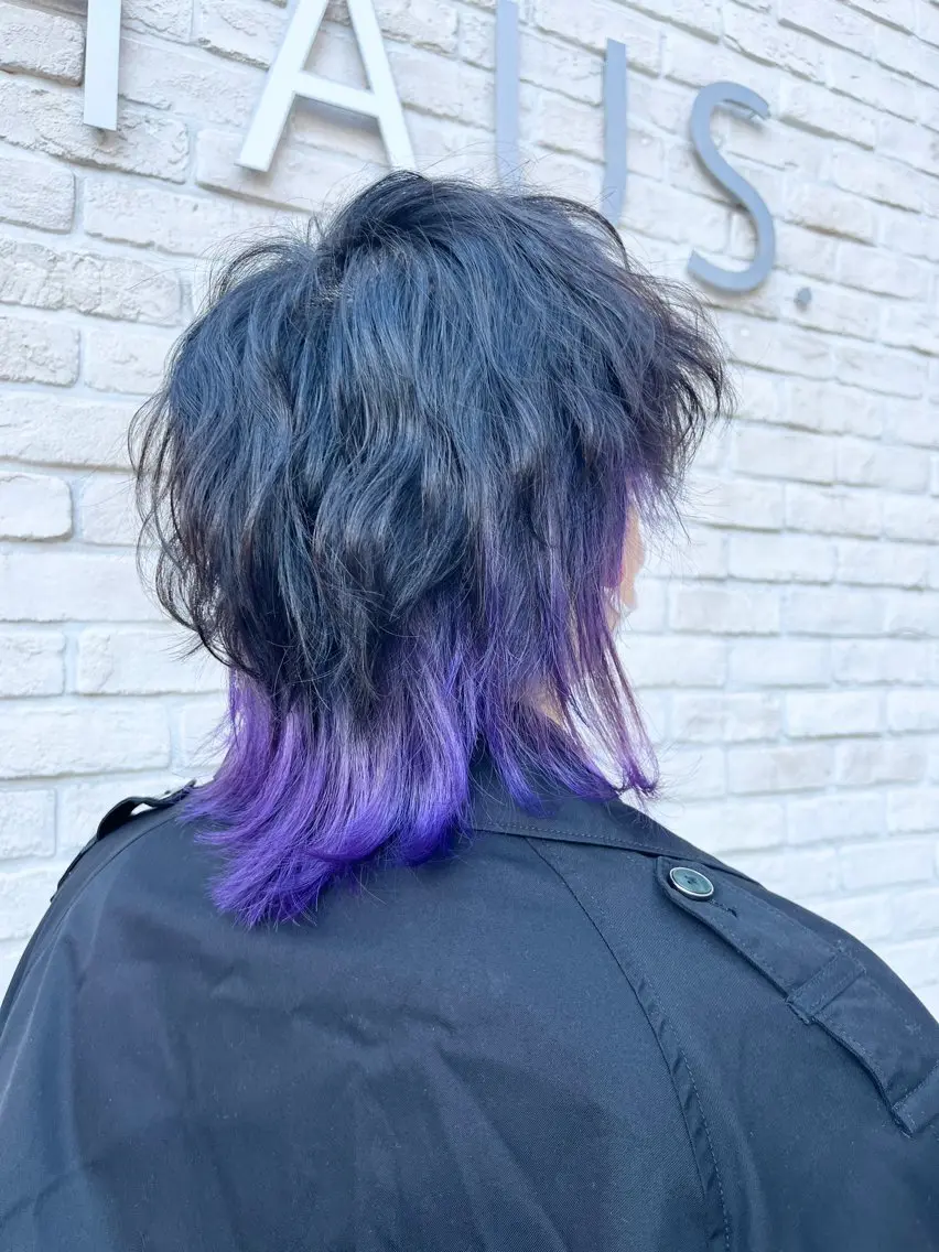 カラー メンズ メンズブリーチ メンズインナーカラー ブリーチ デザインカラー グラデーションカラー ヘアカラー ハイトーンカラー シールエクステのヘアスタイル
