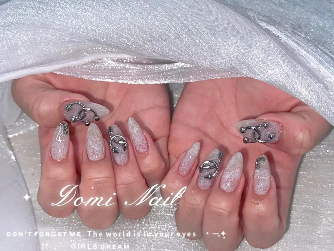 ネイル ハンドネイル フットネイル Domi Nail Salonのネイルデザイン