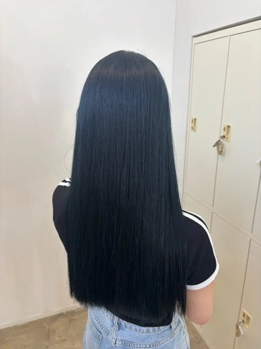 ロング カラー ブリーチ ブルーカラー ネイビーカラー カット ヘアカラー 田中 梨緒のヘアスタイル