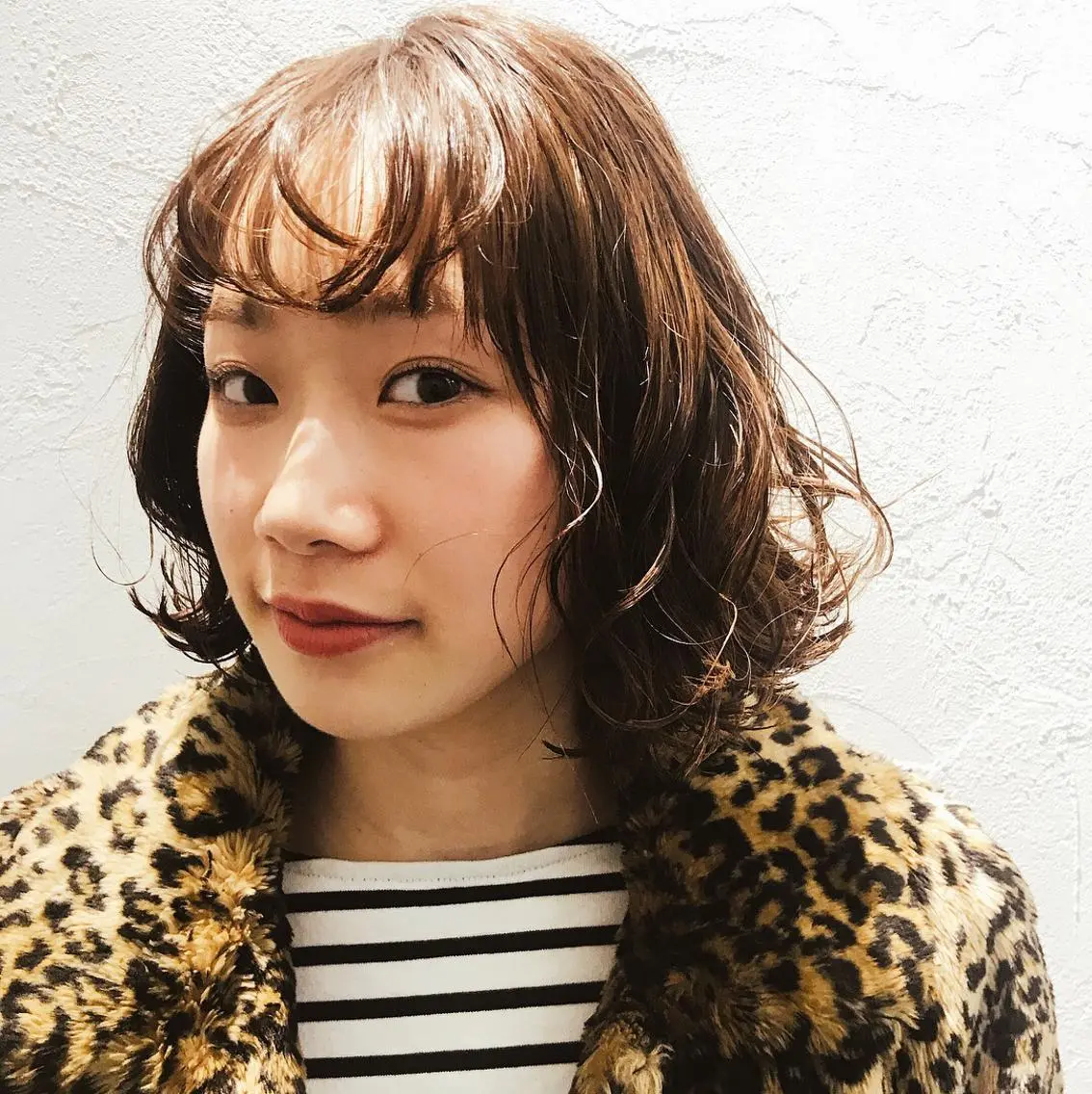 ショート カラー パーマ ベージュカラー ハイライトカラー ハイライト カット ヘアカラー パーマ 💓パーマ，💗 レイヤーカットのヘアスタイル