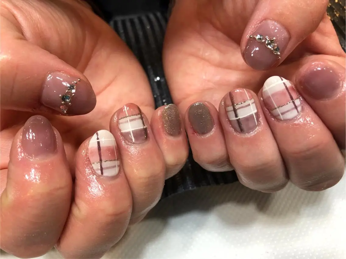ネイル アートネイル ジェルネイル 持ち込み ニュアンスネイル パラジェル Nailist Honamiのネイルデザイン