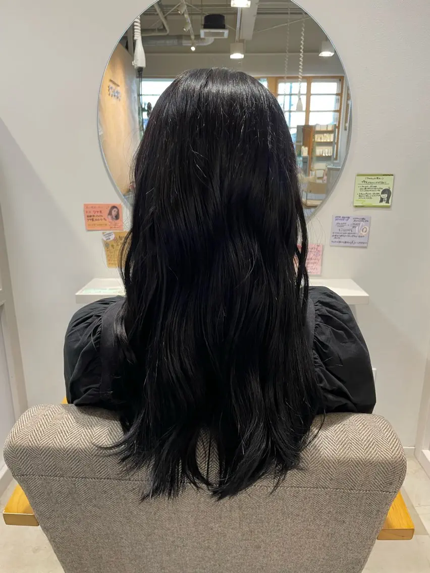 ロング カラー 黒髪 ヘアカラー 小林 杏莉のヘアスタイル