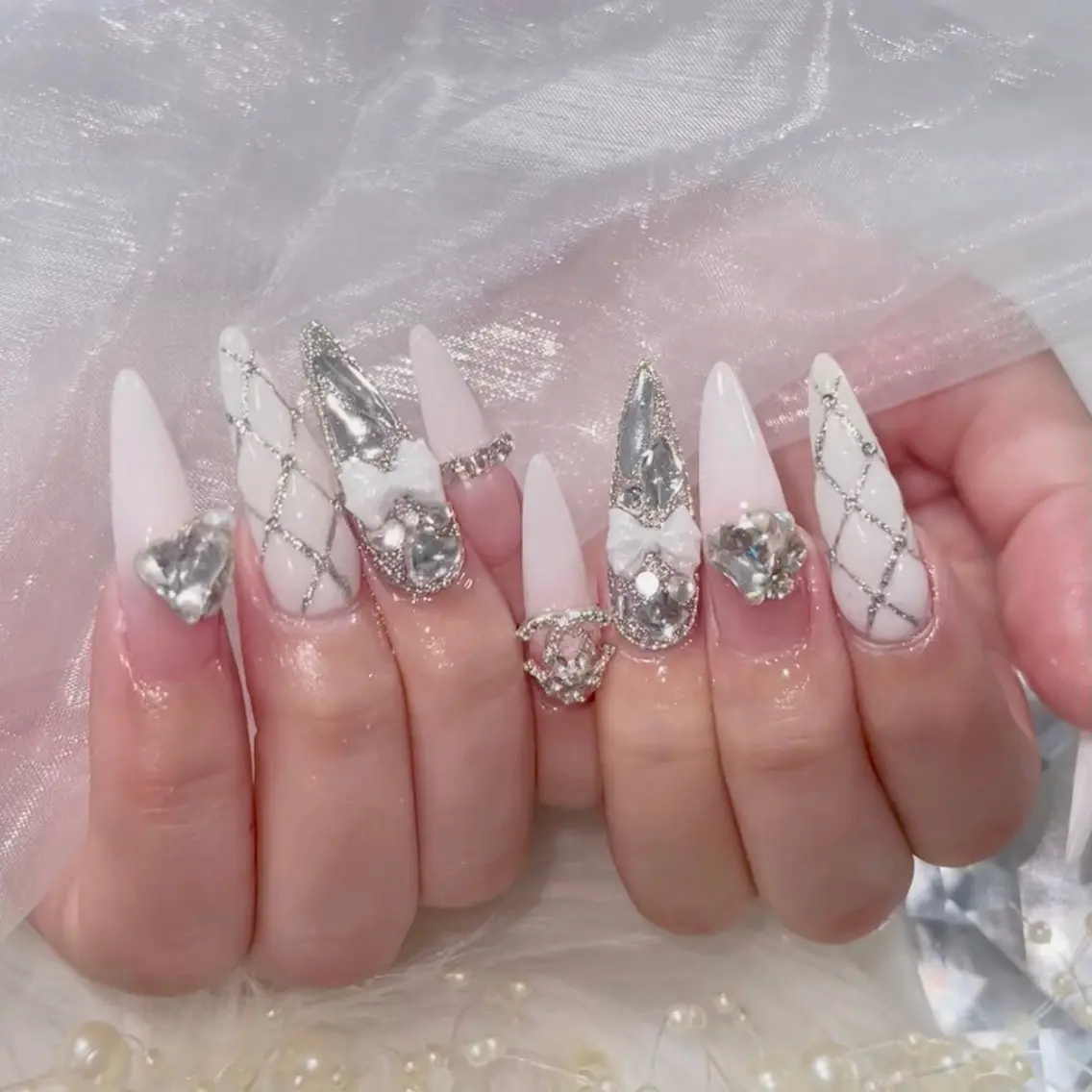 ネイル オーロラネイル 長さ出し フラッシュネイル フレンチネイル ジェルネイル ハンドネイル ハンドケア CiCi Nail Salonのネイルデザイン