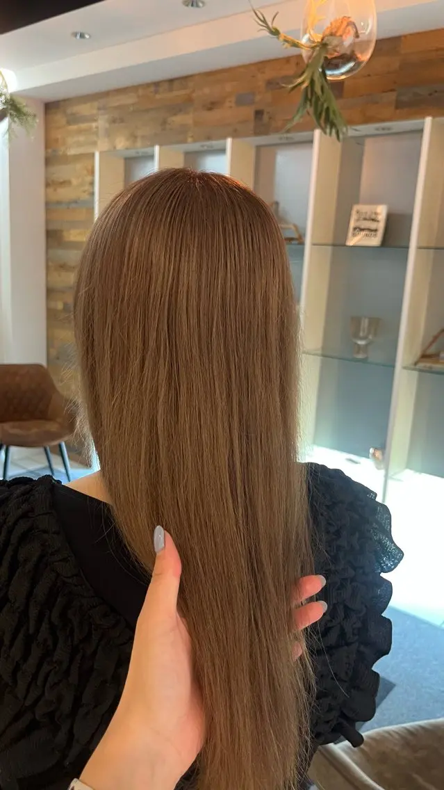 ロング カラー ベージュカラー ブリーチ ハイトーンカラー ヘアカラー 長久手/艶カラー/ ブリーチ/フウカのヘアスタイル
