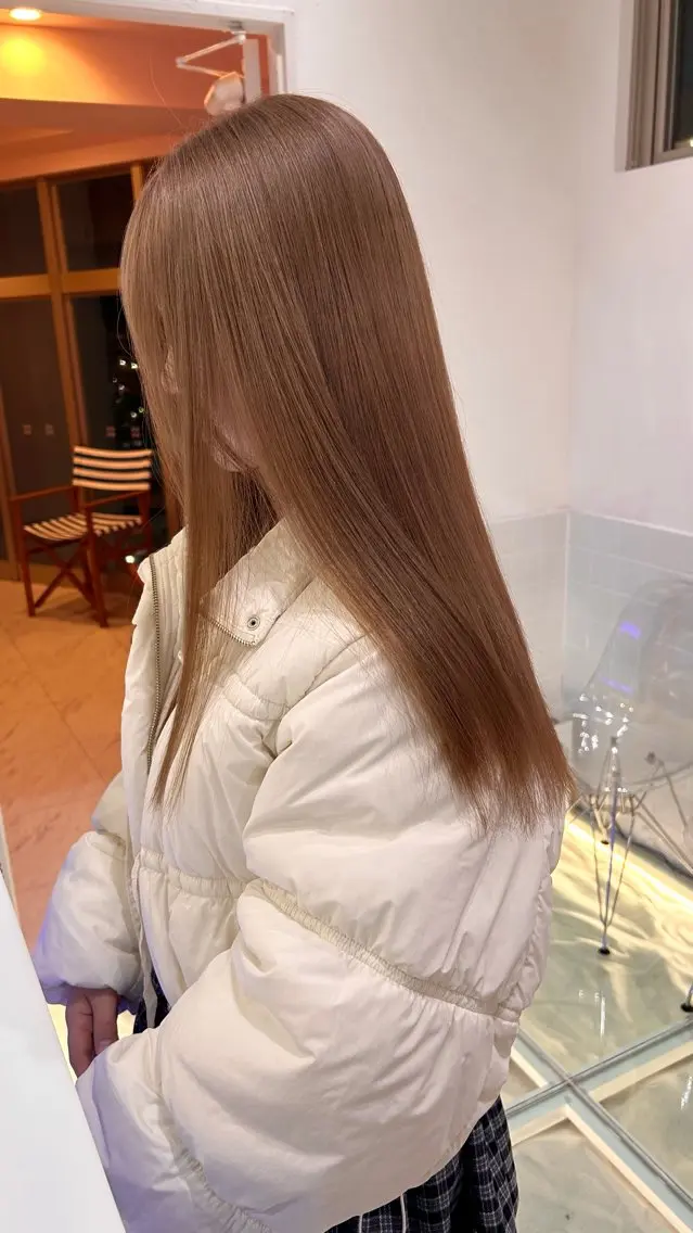 ロング カラー ベージュカラー ダブルカラー ミルクティーベージュ ヘアカラー トリートメント レイン🌏🍀 透明感/ハイトーンのヘアスタイル
