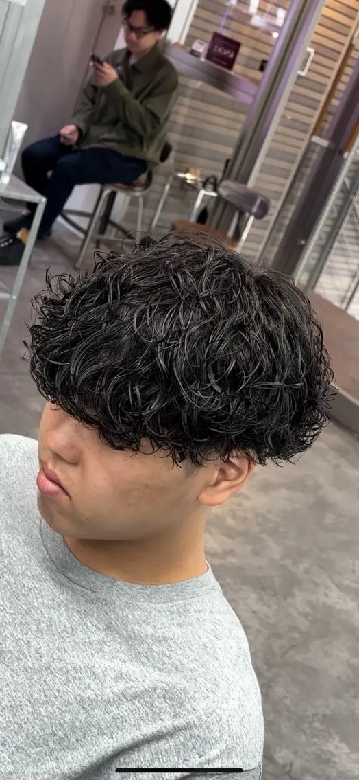 【✨当日直前割りクーポン✨】✂️メンズカット+選べるパーマ✂️ 🔥ライフスタイルや好みに合わせた提案を致します🔥の写真