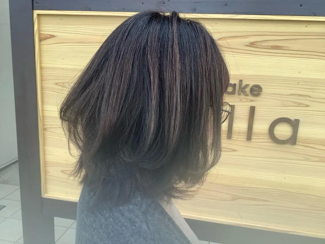 ミディアム ハイライト 岩尾 志保のヘアスタイル
