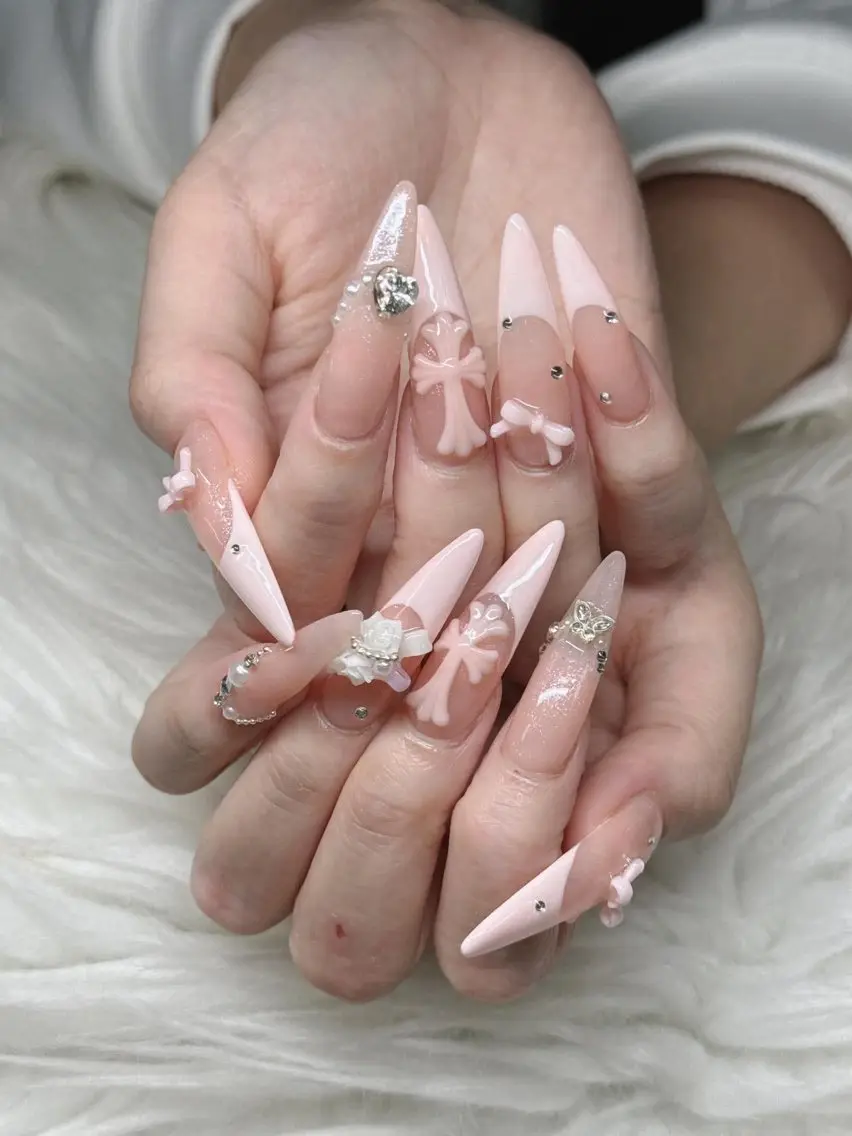 ネイル 長さ出し グラデーション 卒業式 キラキラネイル マグネットネイル Lee Nailsのネイルデザイン