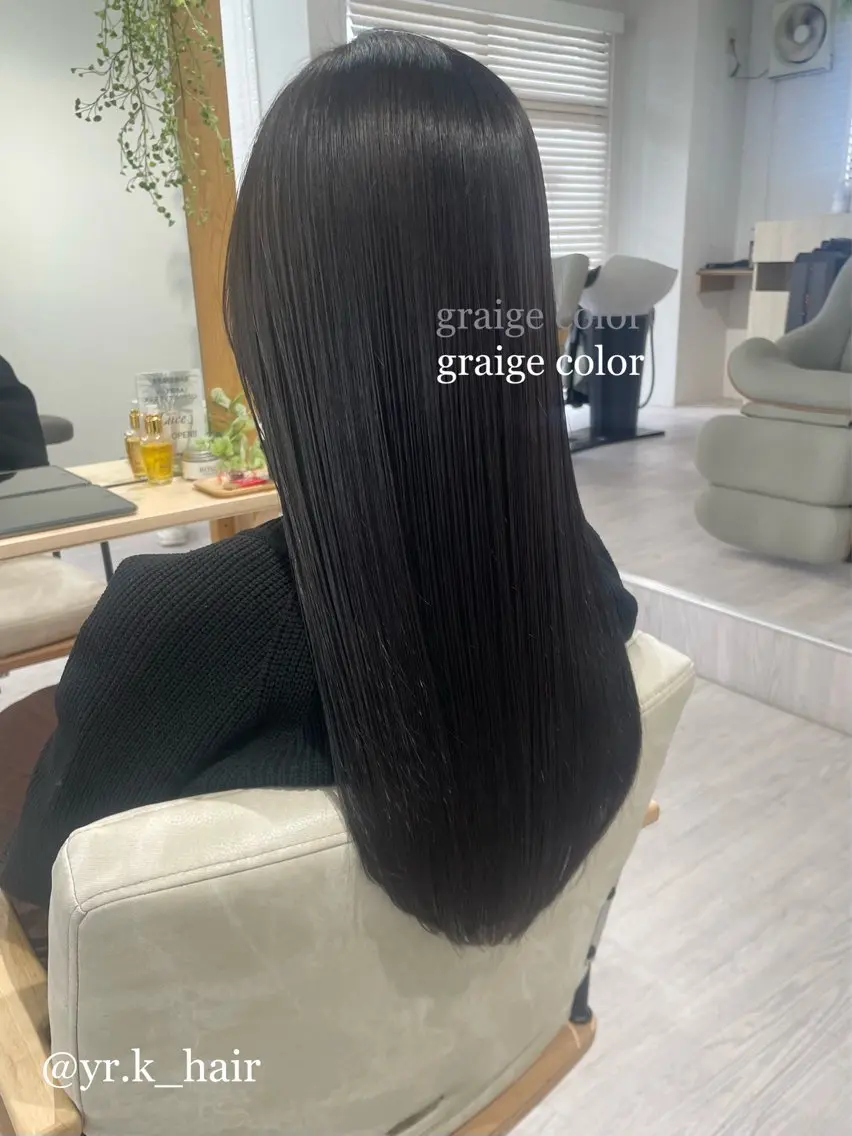 ロング カラー 透明感カラー グレージュ 赤味消し.髪質改善 🌿𝘠𝘜𝘙𝘐のヘアスタイル