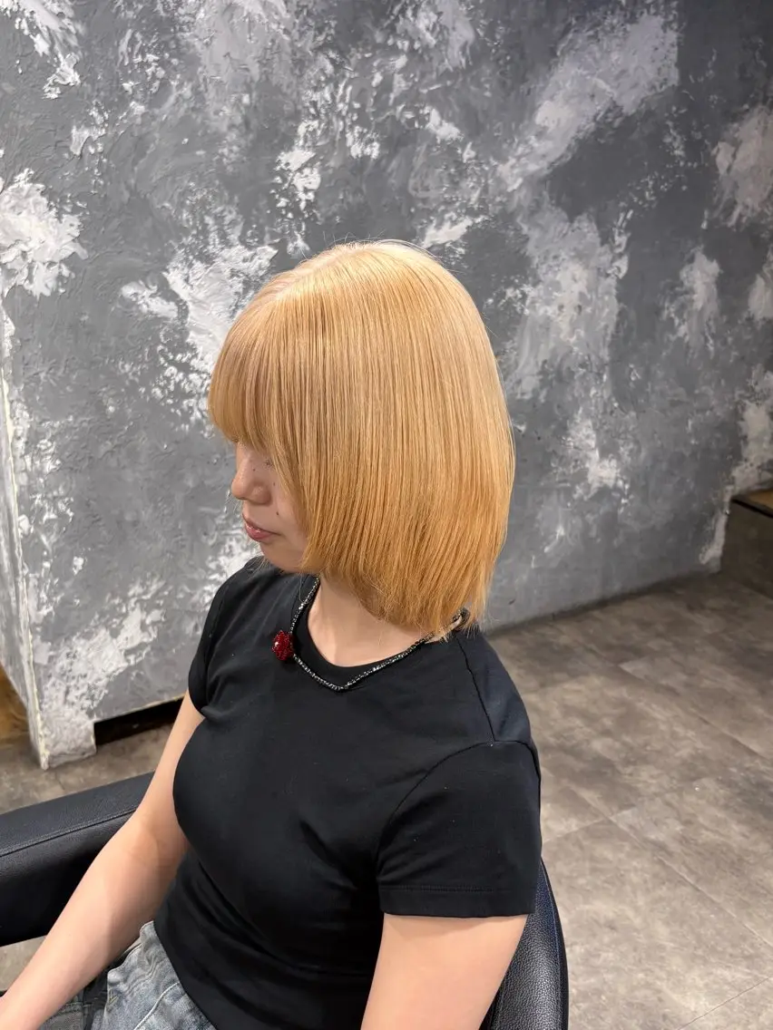 ショート カラー ヘアカラー ハイトーン 横浜💞ミオのヘアスタイル