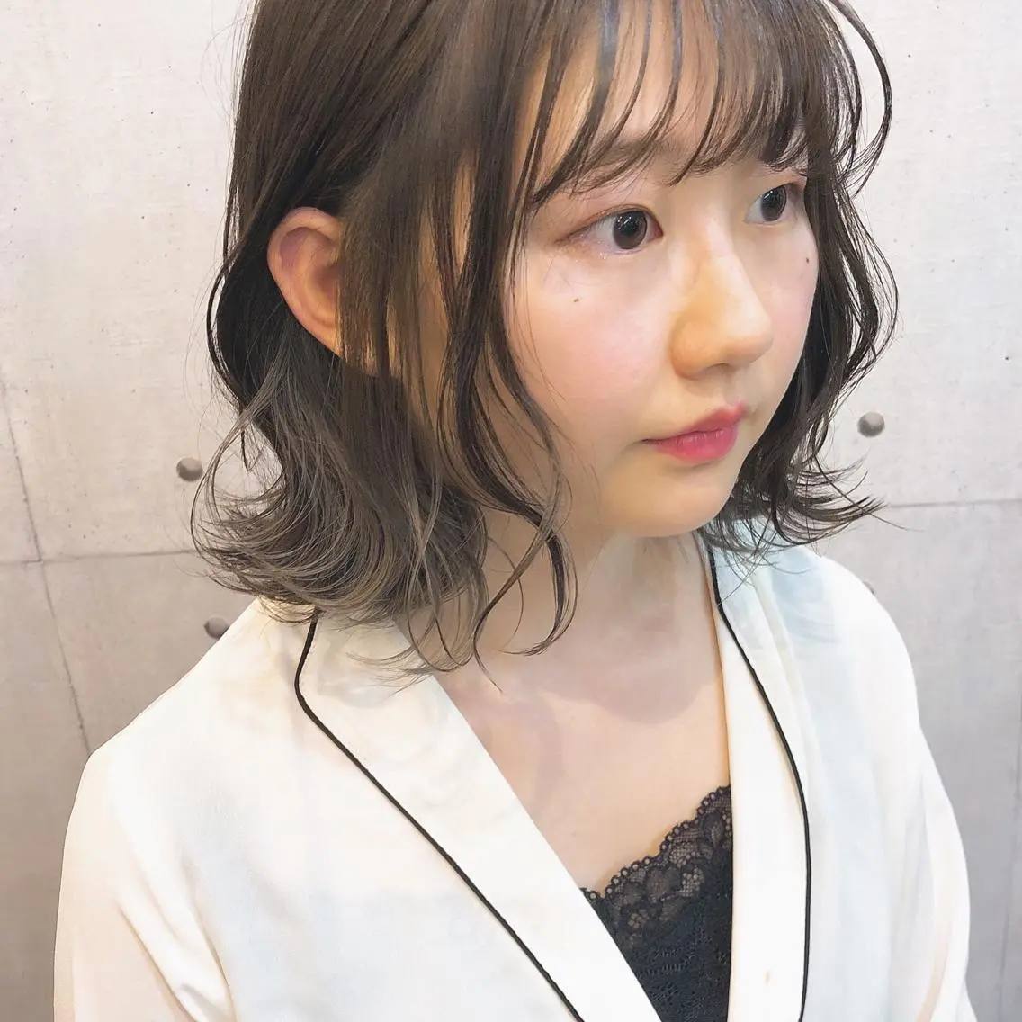 ミディアム 山野 稚奈のヘアスタイル