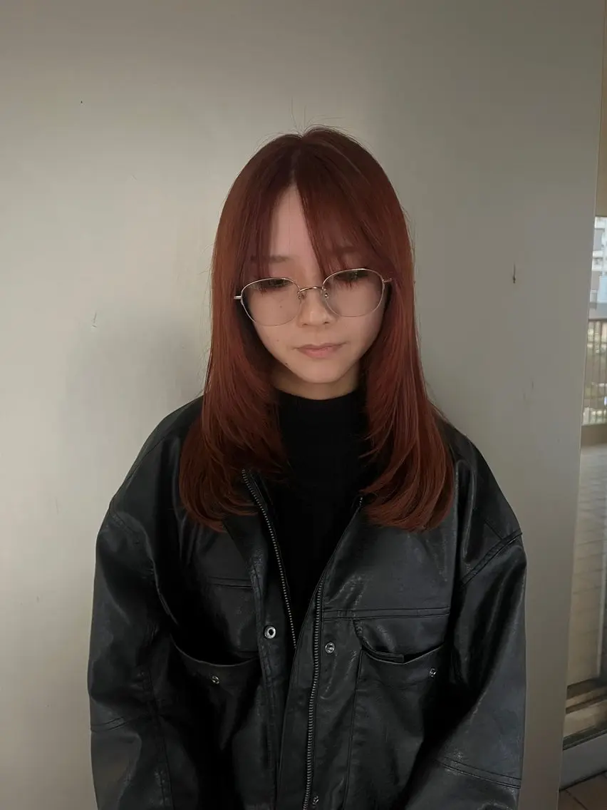 セミロング オレンジブラウン レイヤーカット ヘアカラー あやか/ベージュ /透け感カラーのヘアスタイル