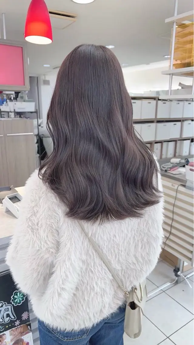 セミロング カラー カット ヘアカラー 🫧透明感 ×艶🫧 吉田 陽菜のヘアスタイル