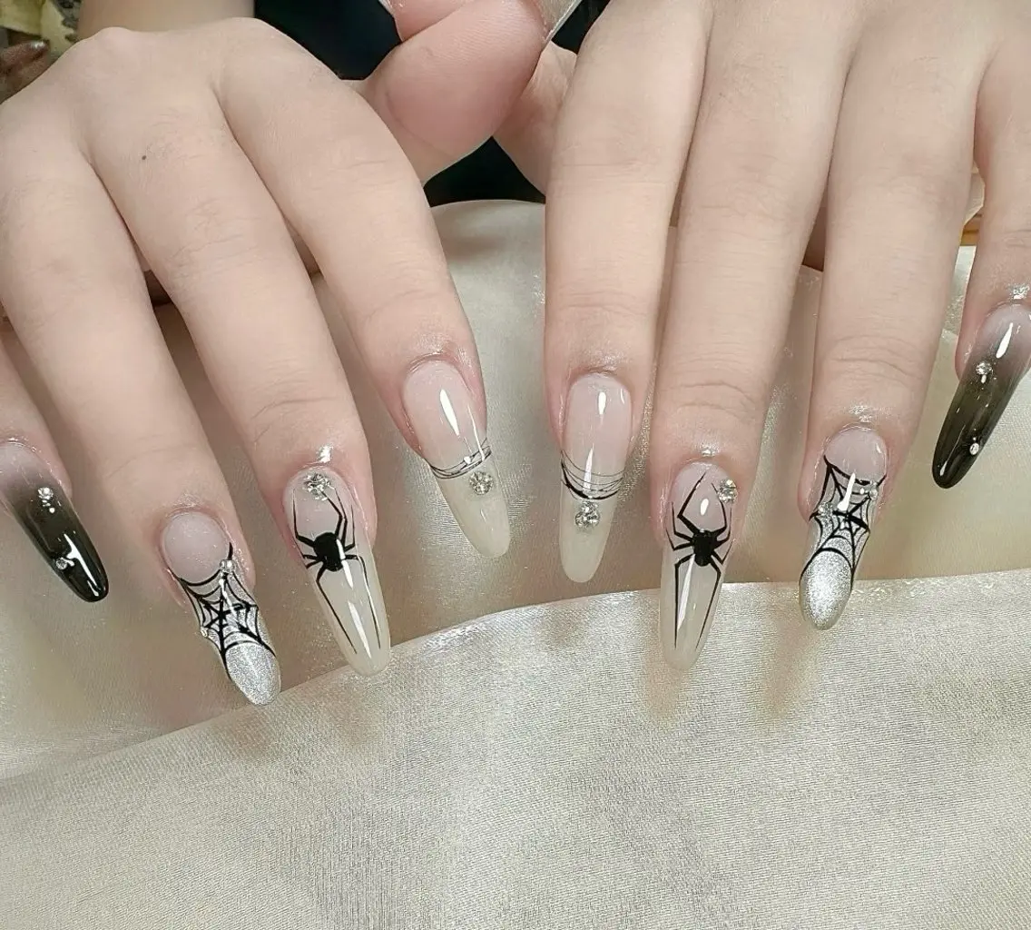 ネイル フレンチネイル ラメ(グリッター) ラメグラデーション マグネットネイル 持ち込み Unicorn Nail原宿表参道のネイルデザイン