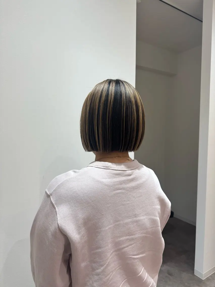 ショート カラー 大人な抜け感レイヤー remi🖤のヘアスタイル