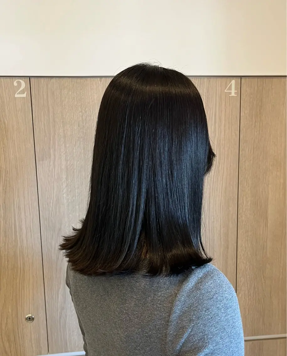 カラー ルプラボウ 鈴木 莉菜のヘアスタイル
