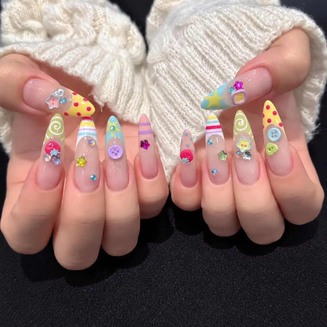 ネイル ハンドネイル ハンドケア いちごちゃん Aureaのネイルデザイン