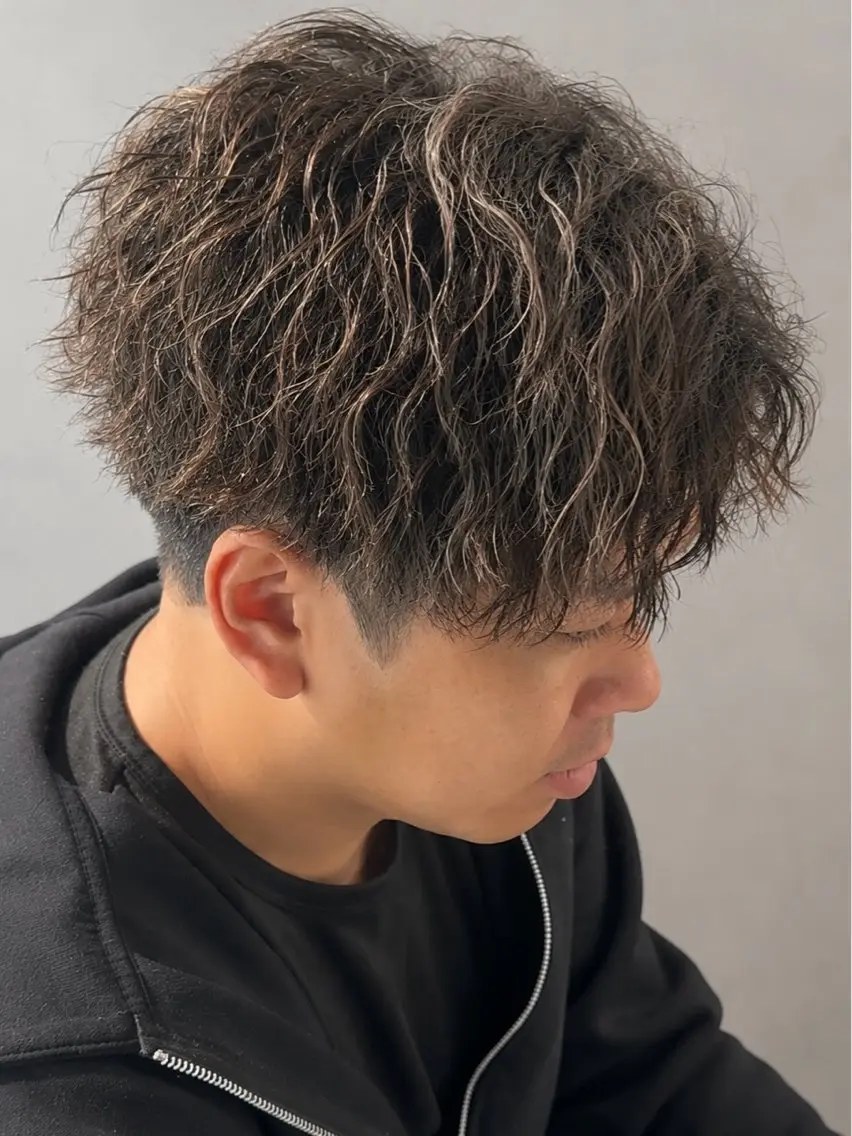 パーマ メンズ メンズパーマ ツイストスパイラルパーマ スパイラルパーマ カット パーマ 安部 真弘のヘアスタイル