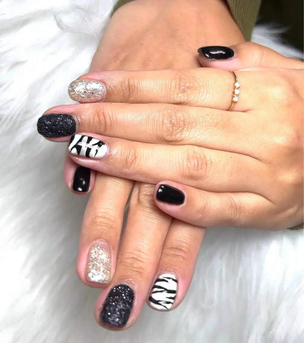 ネイル アニマル柄 マグネットネイル Nail Room.Dooのネイルデザイン
