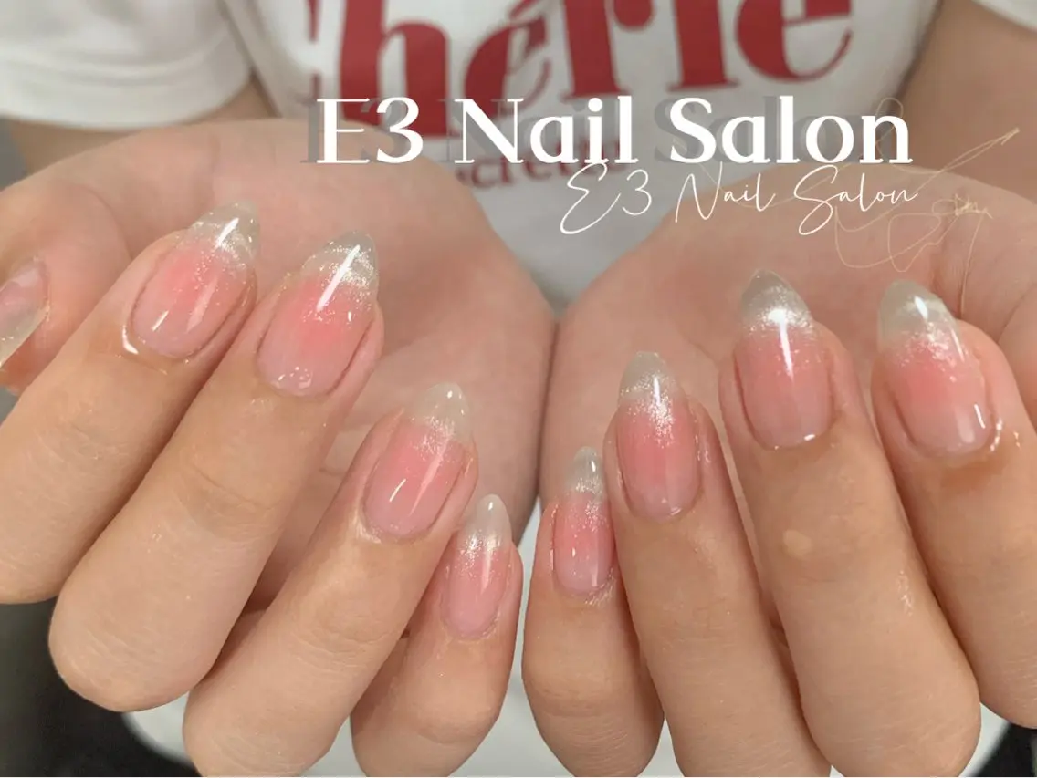 ネイル オーロラネイル フレンチネイル ジェルネイル ガラスフレンチ キラキラネイル ハンドネイル E3 Nail Salonのネイルデザイン