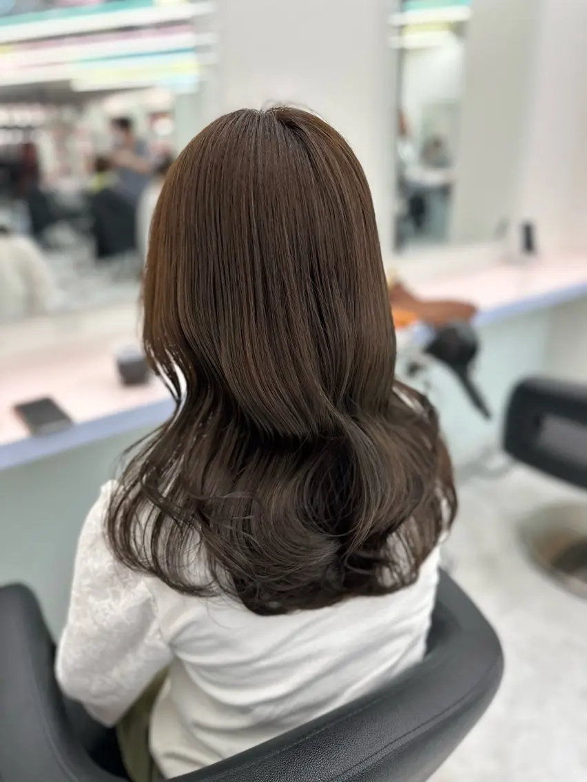 ミディアム カラー カット ヘアカラー トリートメント 🫧ハイトーン🫧 ベージュ🫧徹哉のヘアスタイル