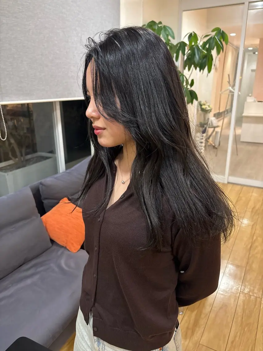 ロング カラー ダークグレー ダークグレージュ グレージュ 水江 基のヘアスタイル