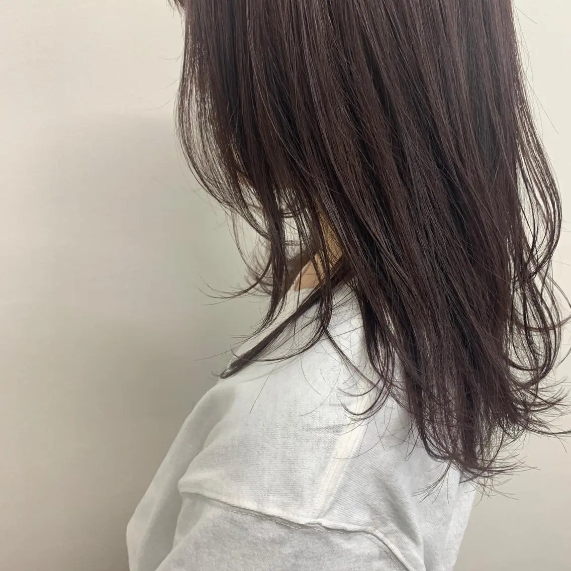 セミロング カラー ラベンダーカラー 石井 静のヘアスタイル
