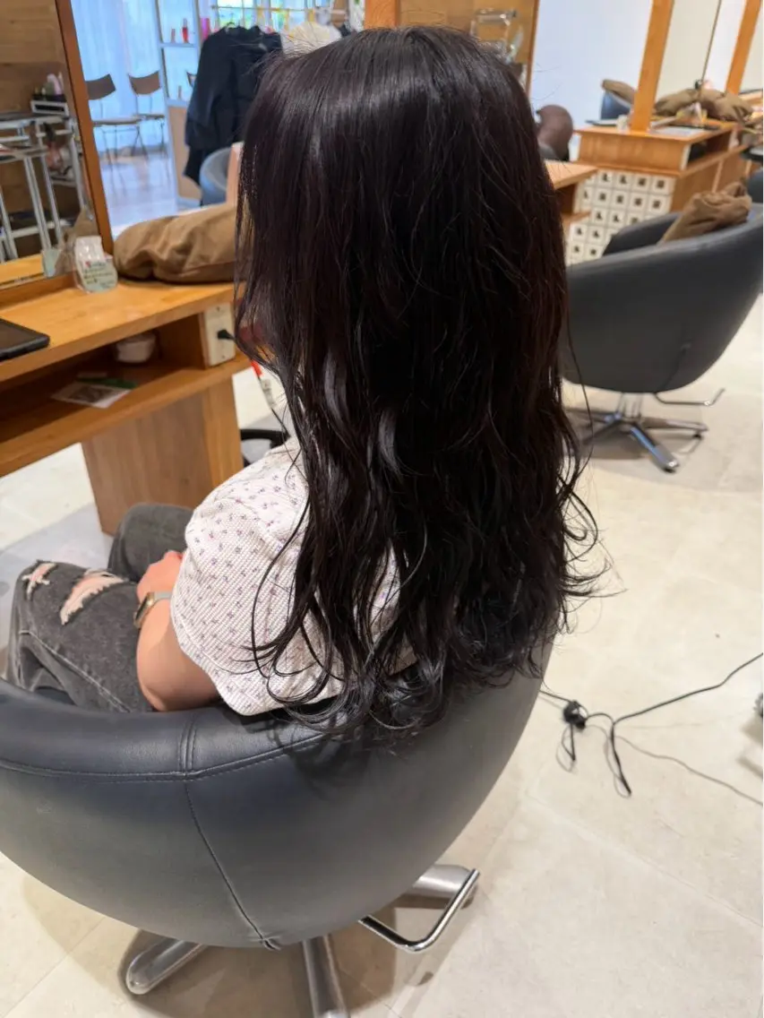 ロング ヘアアレンジ ロングレイヤー レイヤーカット ロング カット ヘアカラー 花田 梨佳のヘアスタイル