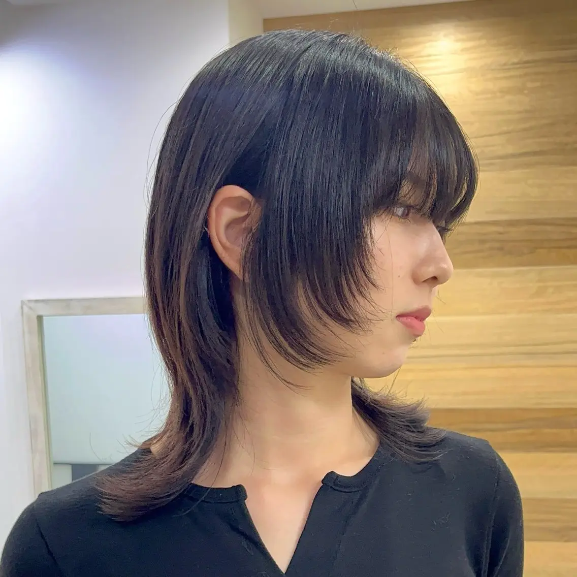 ミディアム 顔まわりレイヤー 顔周りカット レイヤーカット ウルフカット 黒須 蓮太のヘアスタイル