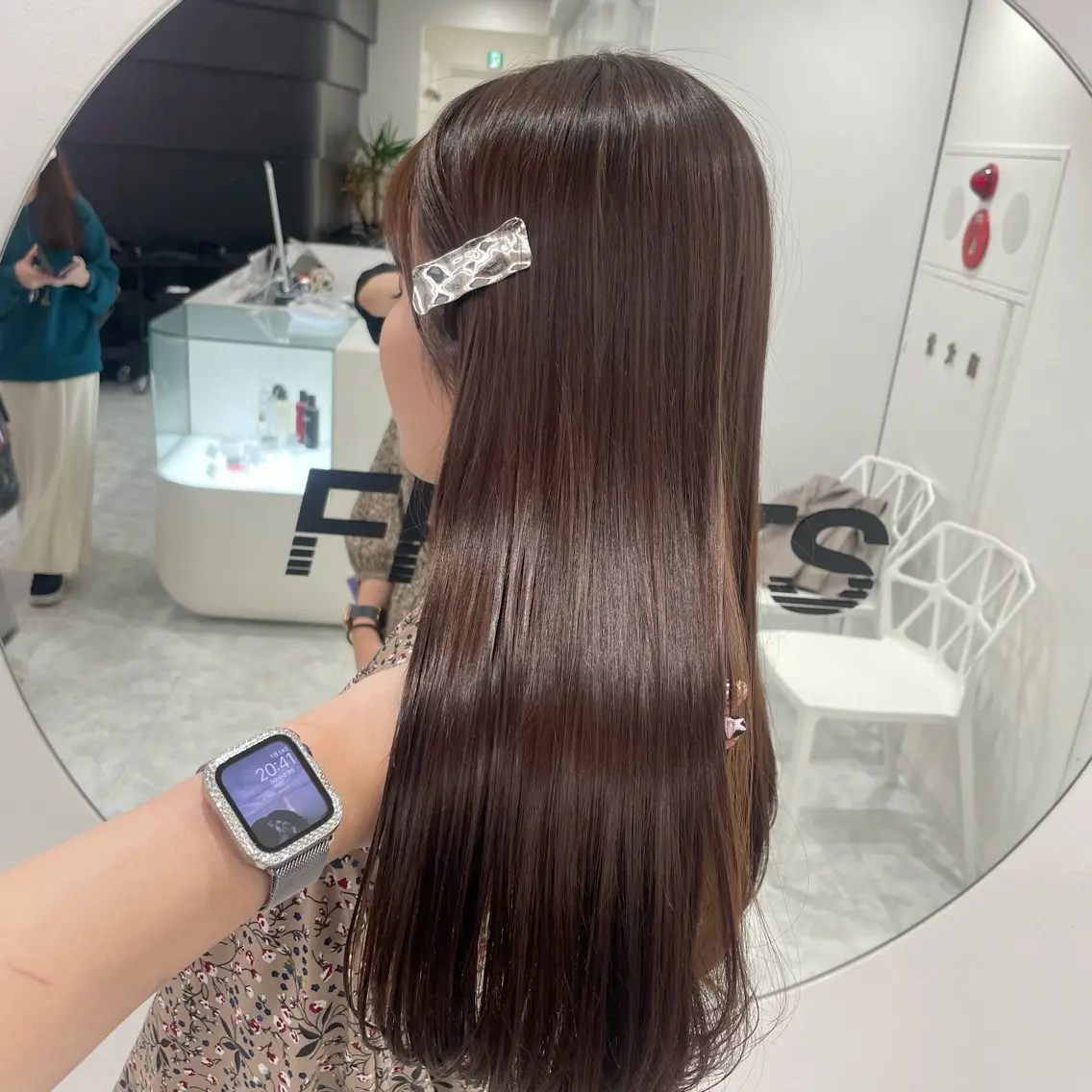 ロング カラー ブラウンカラー 透明感カラー マロンブラウン 髪質改善 ラベンダー💜 グレージュ🩶のヘアスタイル