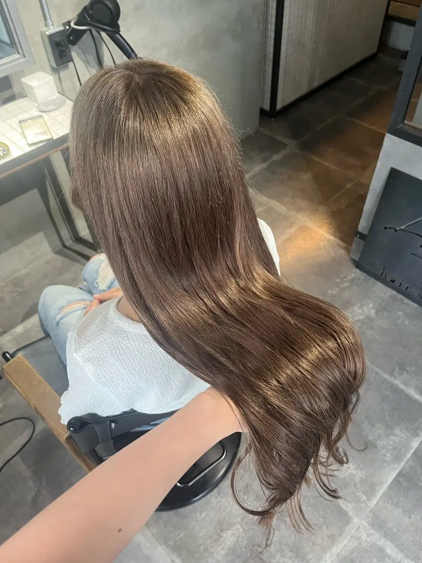 ロング カラー ベージュカラー ブリーチ 透明感カラー ミルクティーベージュ ヘアカラー トリートメント 透明感♥韓国ヘア HINAのヘアスタイル