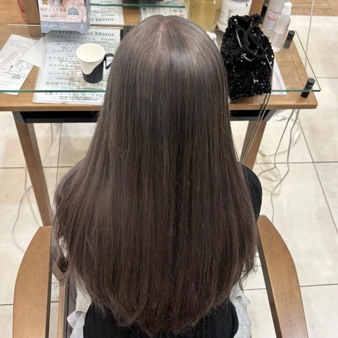 カラー 新原 陽那のヘアスタイル
