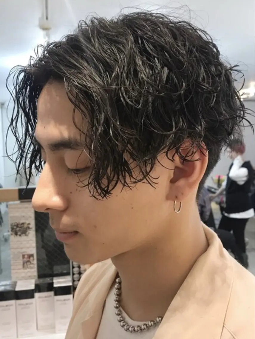 パーマ メンズ パーマ 中谷海里/フェザー パーマ/スパイキーのヘアスタイル