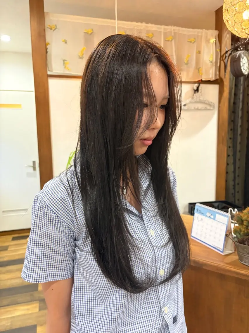 ロング カット ヘアカラー カラーモデル募集🩰 Amiのヘアスタイル
