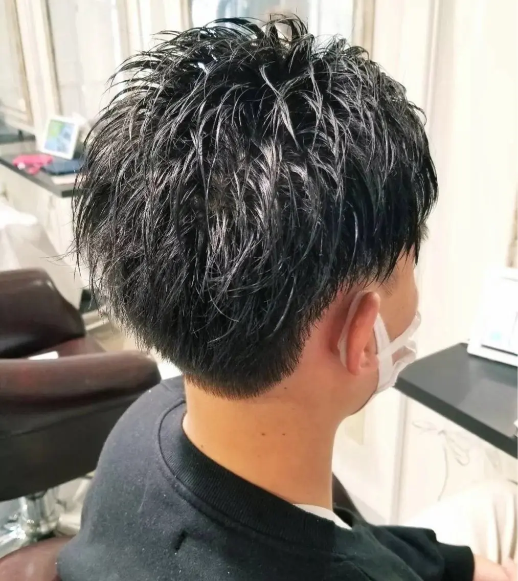 メンズ カット パーマ 根本 真奈のヘアスタイル