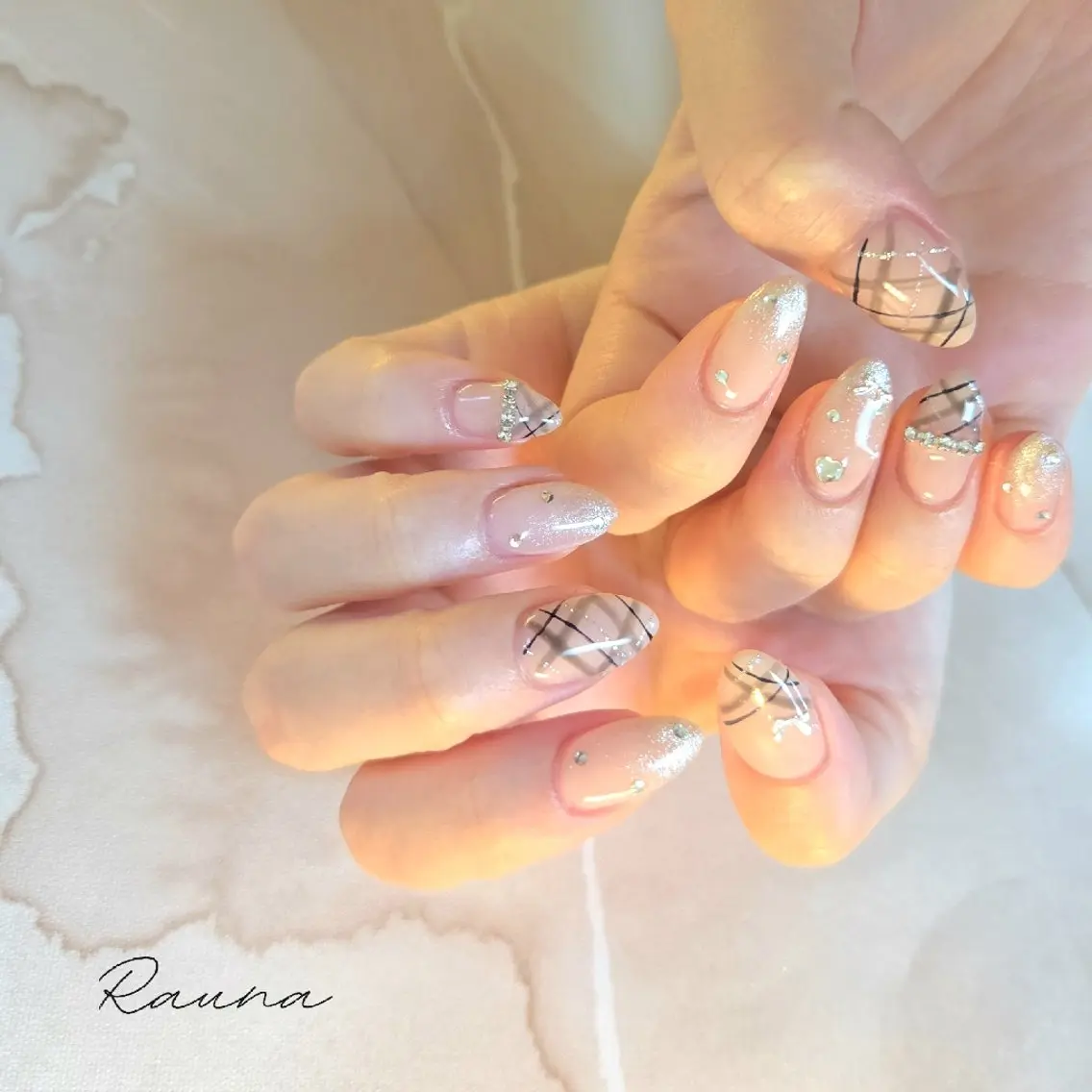 ネイル ハンドネイル Rauna nailsalon のネイルデザイン