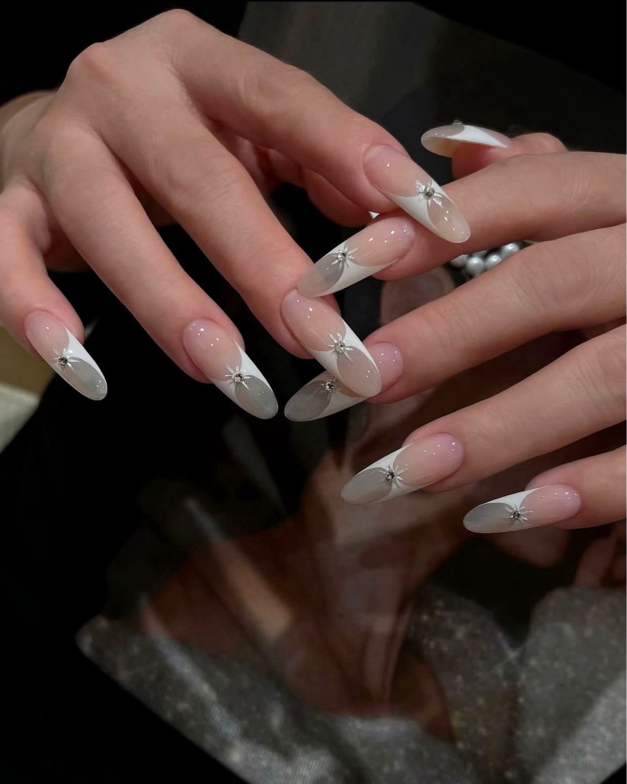 ネイル オーロラネイル 氷ネイル・うるうるネイル 韓国ネイル 水色 夏ネイル ハンドネイル キラキメ 博多nail💅のネイルデザイン