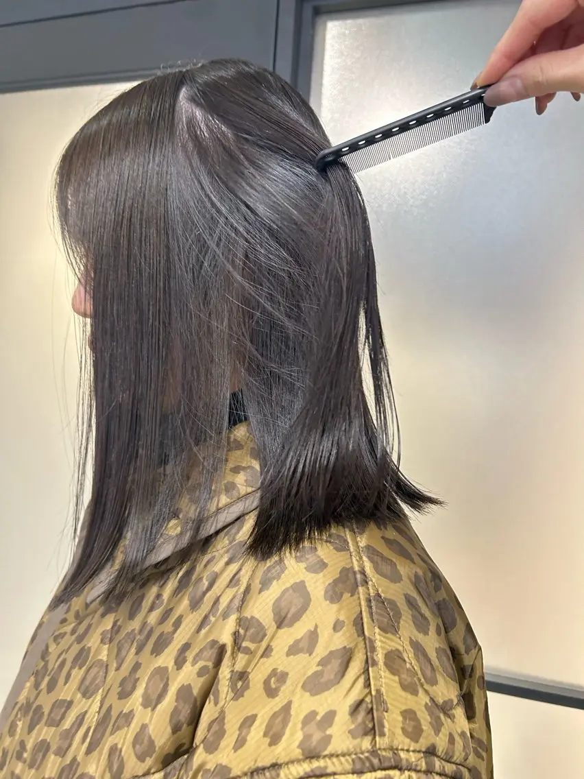 ミディアム カラー AKO .のヘアスタイル