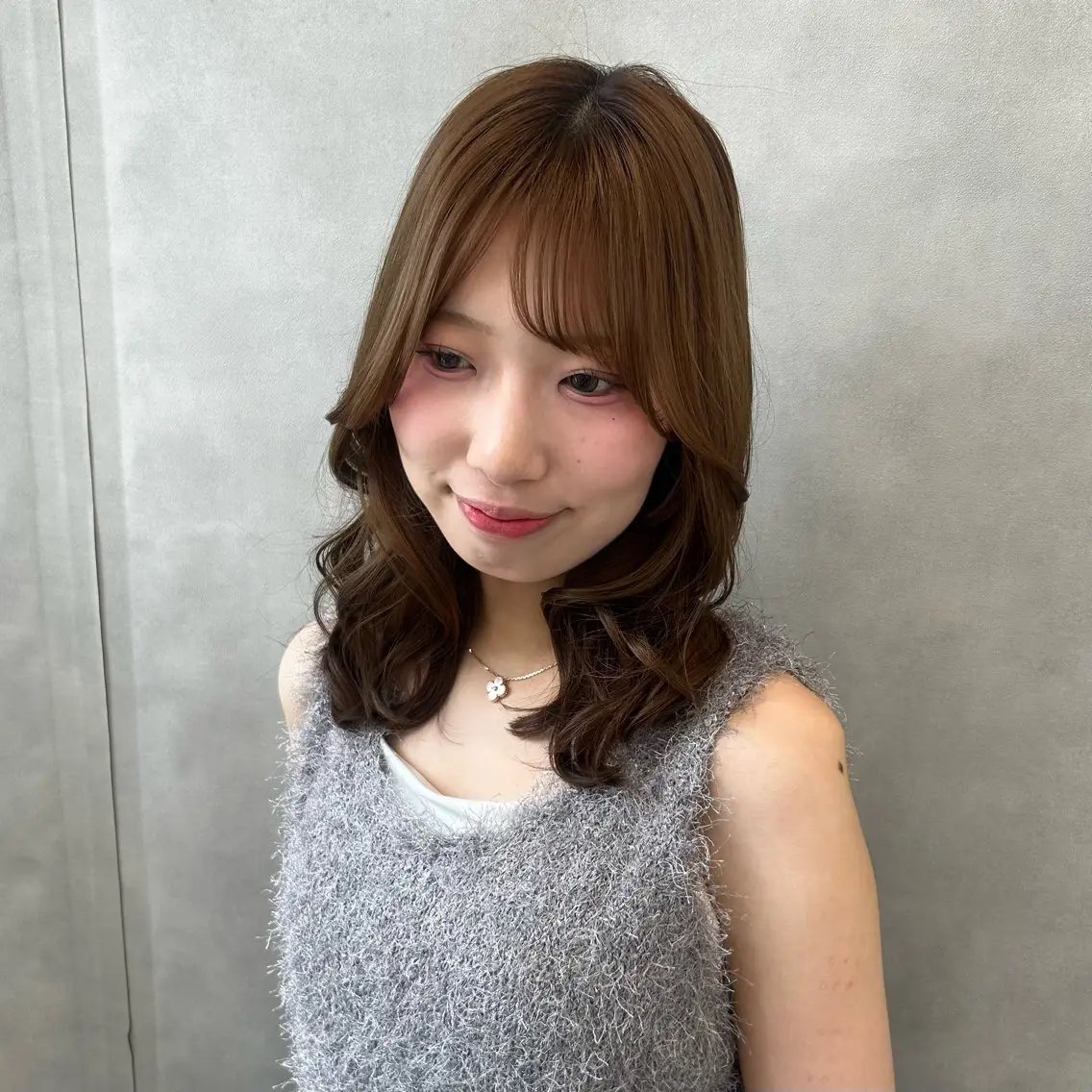 ミディアム カラー 眉カット 脇坂 花菜子のヘアスタイル