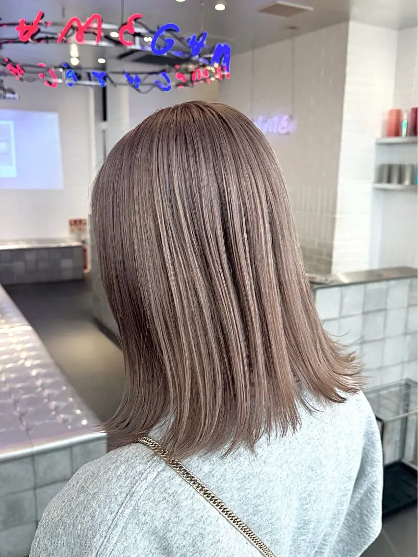 ミディアム カラー ヘアカラー トリートメント ✨傷まないカラー ✨髪質改善✨レオンのヘアスタイル