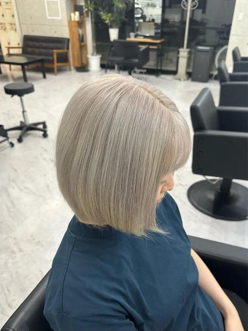 ショート カラー ヘアカラー トリートメント 🎀透明感 カラーHiROEのヘアスタイル