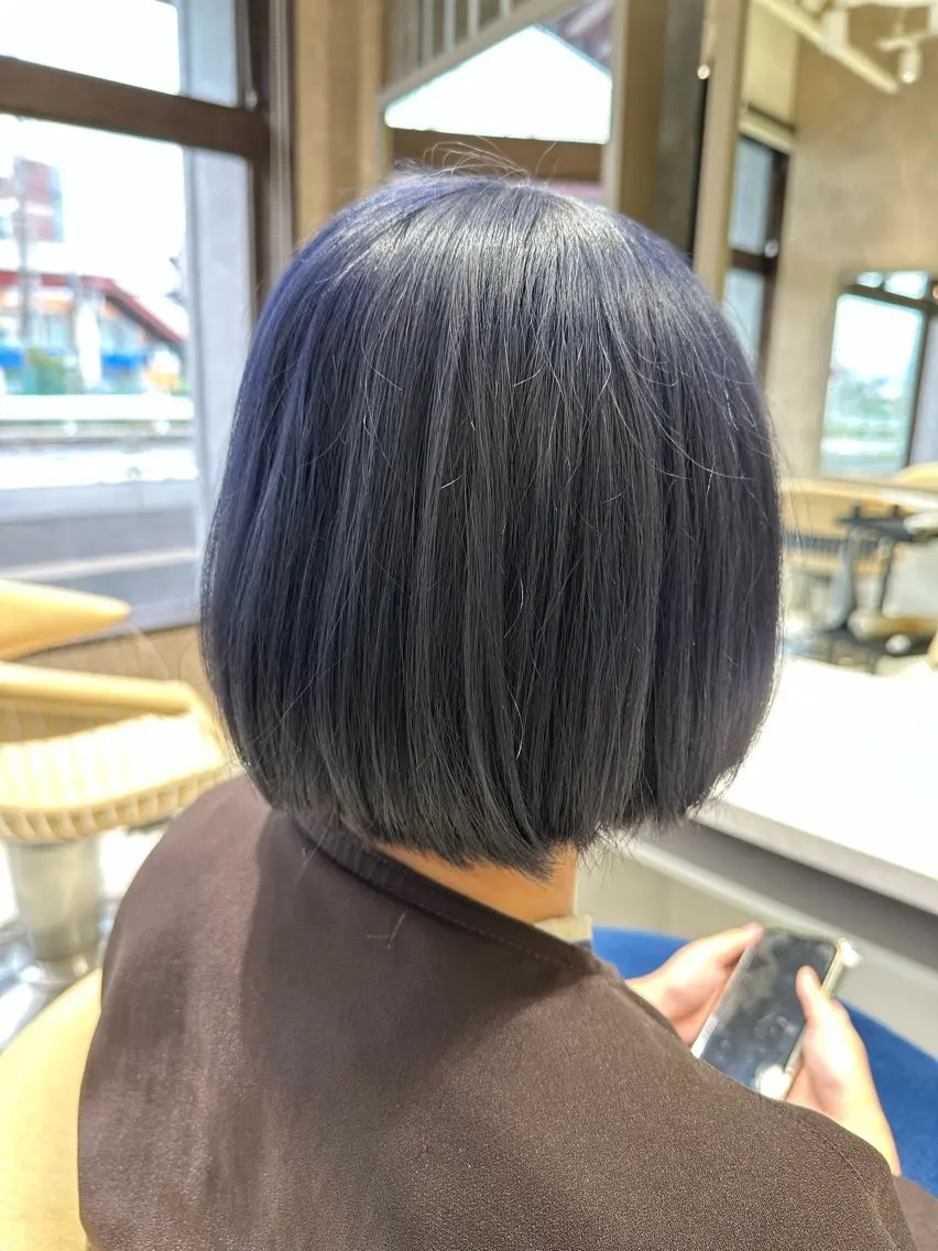 ミディアム カラー ブルーカラー ブリーチ/艶カラー カノ🌼のヘアスタイル