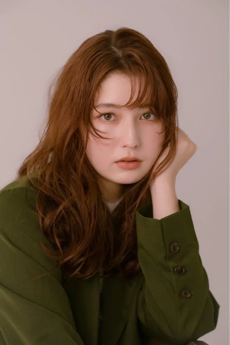 ロング カラー KYARA HALF 【アカデミー】のヘアスタイル