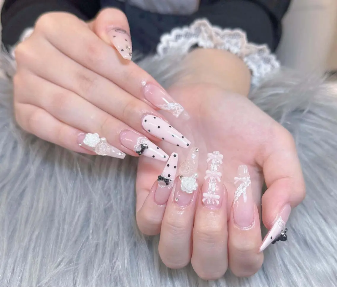 ネイル ANH ゴテゴテネイルのネイルデザイン