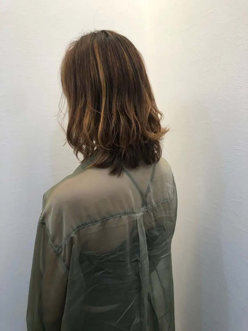 ミディアム ツノガイ エリのヘアスタイル